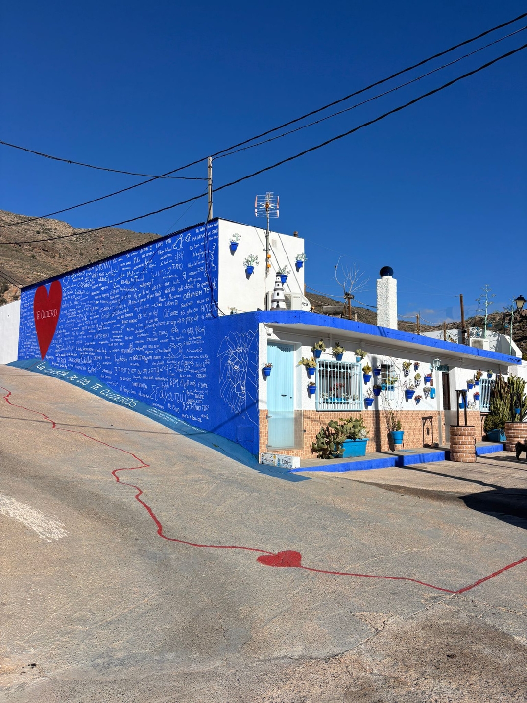 Vícar (Pueblo de los murales) y Roquetas Cultural